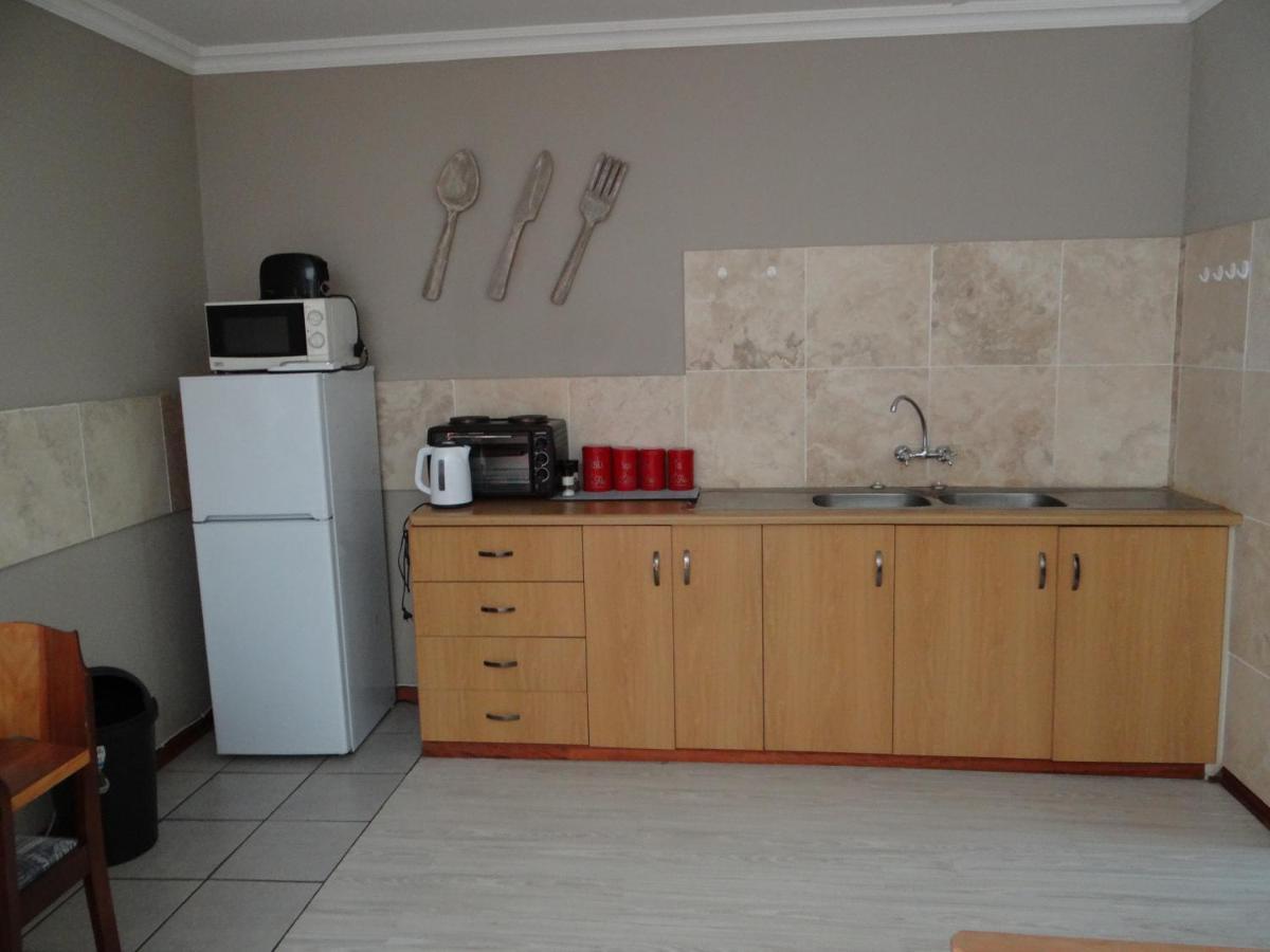 La Paix Guesthouse Beaufort West Exterior foto