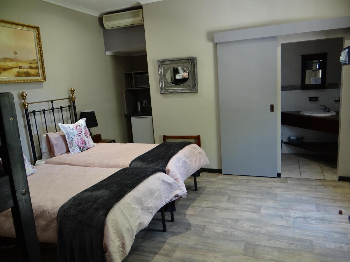 La Paix Guesthouse Beaufort West Exterior foto