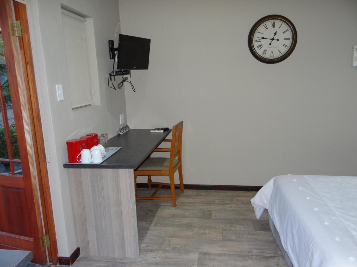 La Paix Guesthouse Beaufort West Exterior foto